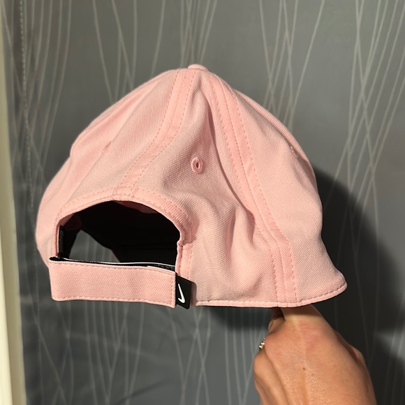 NWOT Nike Light Pink Cap with Black Logo, S/M - Picture 2 of 2